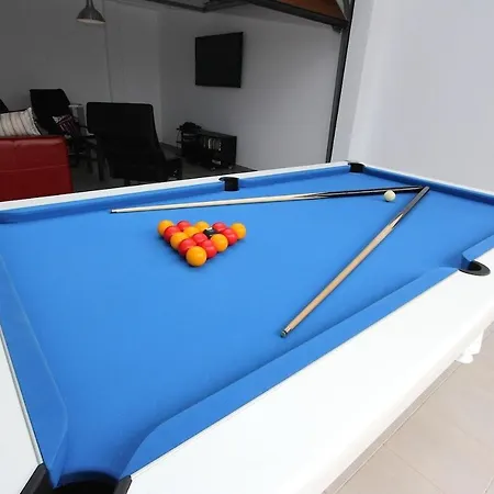 Beautiful 5 Bedroom Villa With Private Pool And Hot Tub Villa Oceans Eleven Playa Blanca (Lanzarote)